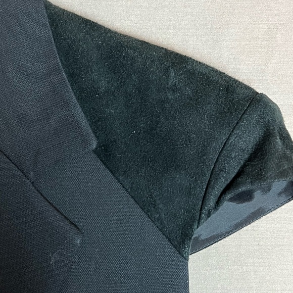 Helmut Lang w/ suede cap sleeves structured blazer - Picture 3 of 6